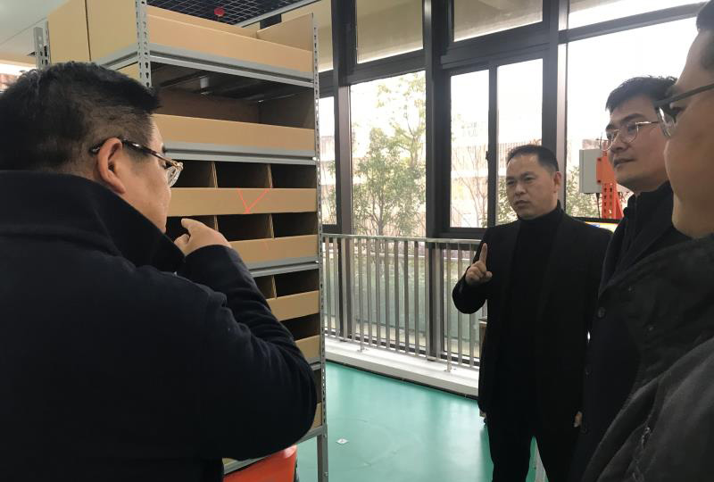 新闻 | 奉贤区及奉城镇领导一行莅临EVO视讯参观指导