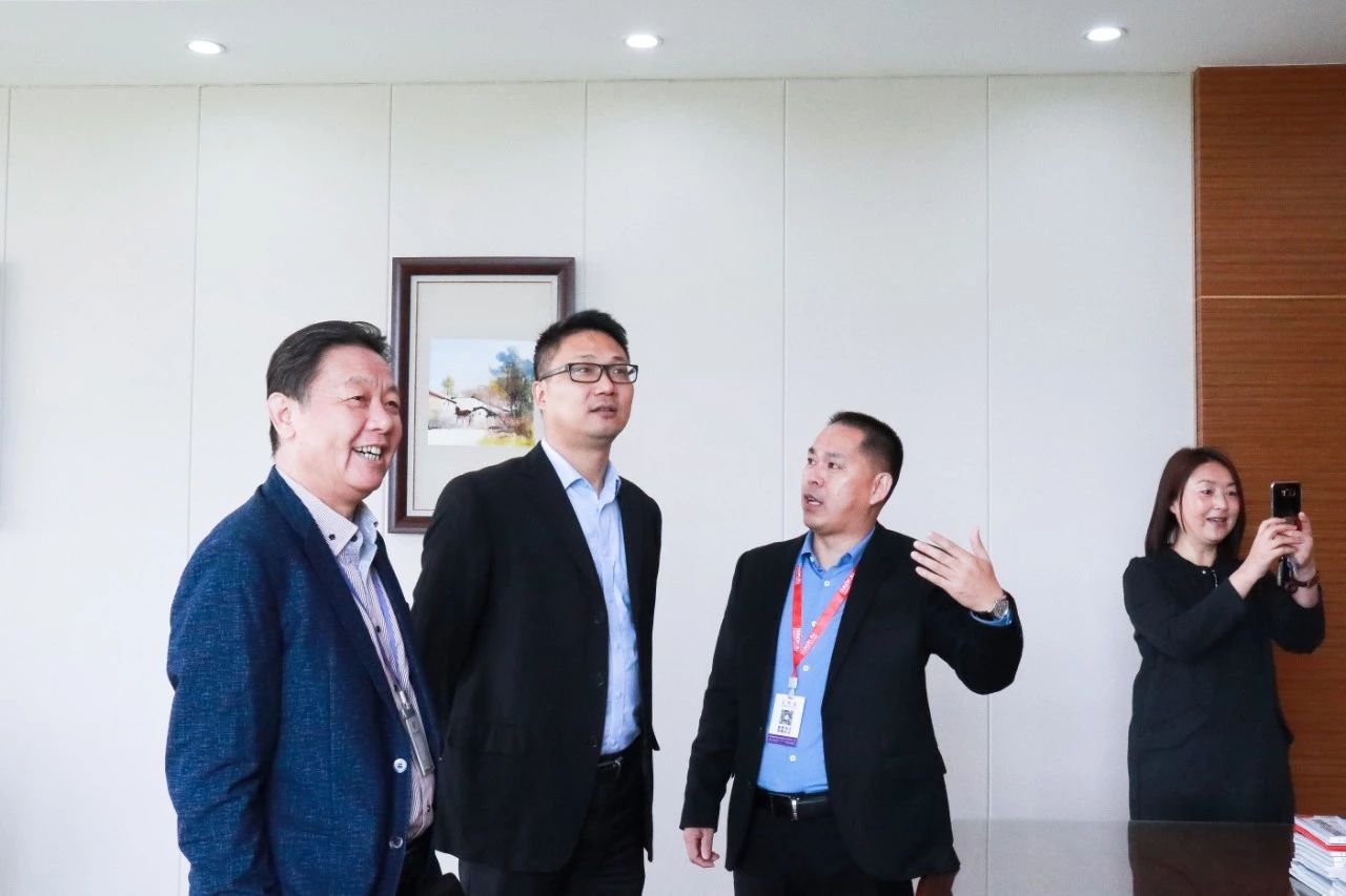 快讯 | 热烈欢迎吴泾镇领导莅临EVO视讯指导工作！