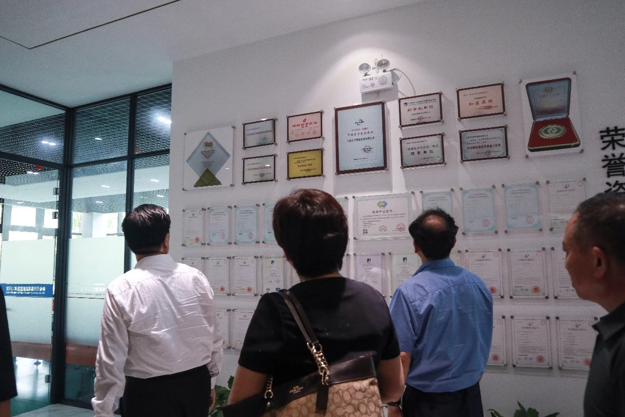 快讯 | 河北省工信厅、石家庄市委市政府领导莅临EVO视讯智能参观考察