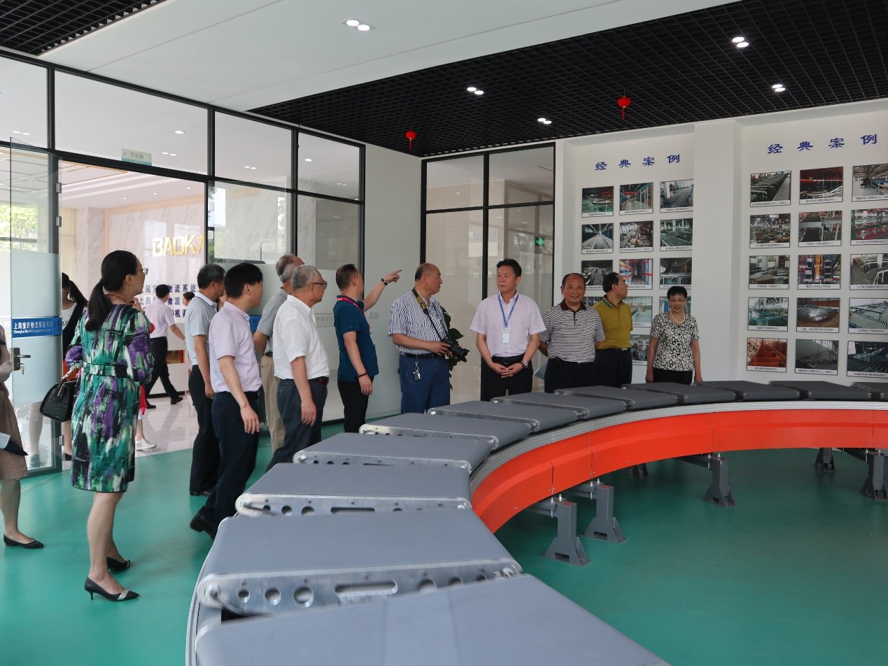 新闻 | 无锡市原政协领导、吴泾镇党委领导一行莅临EVO视讯参观考察