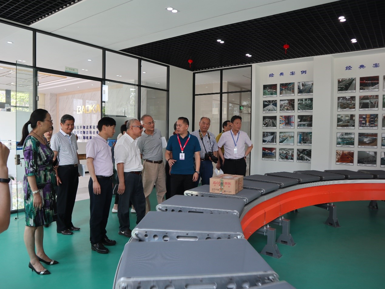 新闻 | 无锡市原政协领导、吴泾镇党委领导一行莅临EVO视讯参观考察